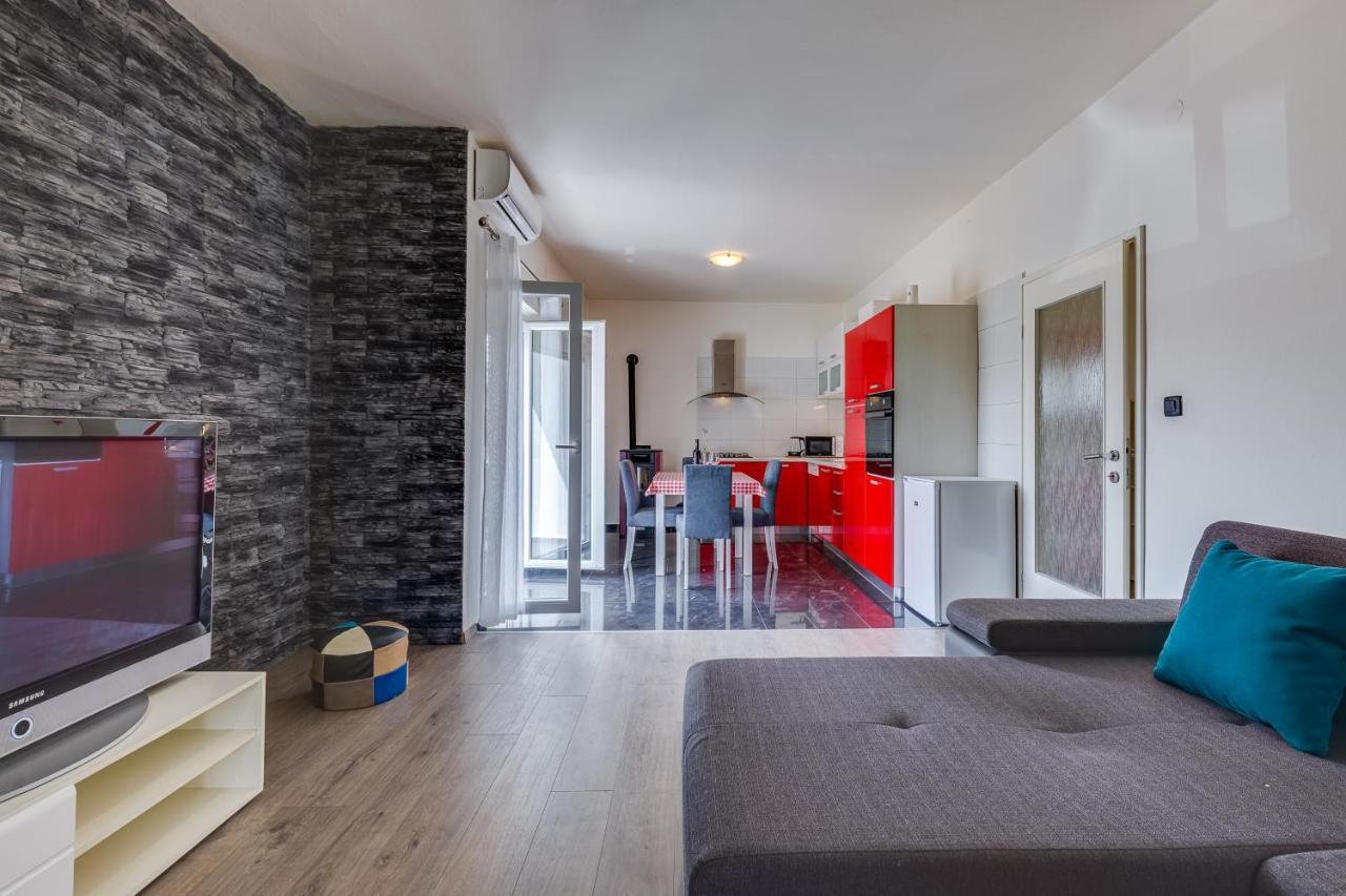 פטרצ'אנה Apartment A & J מראה חיצוני תמונה